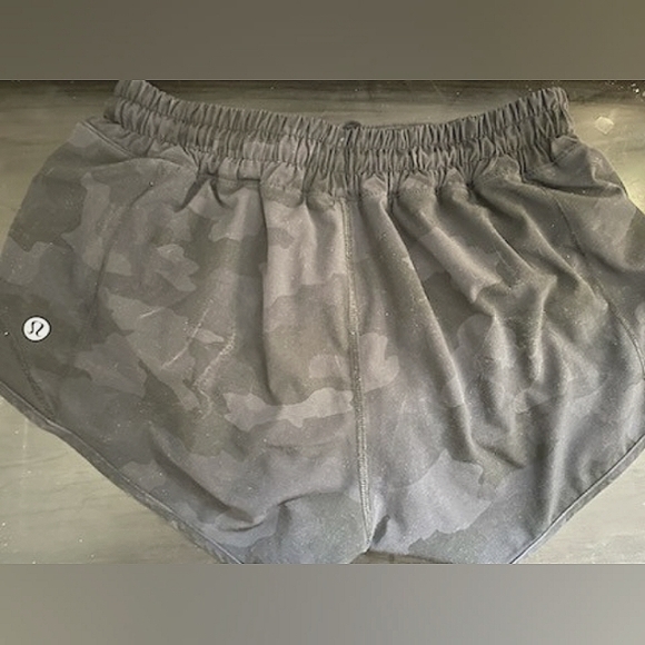 Shorts - Picture 1 of 4